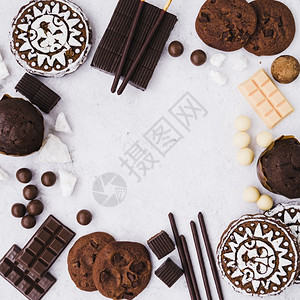 石板以巧克力产品为制作的空框白背景饮食有质感的图片