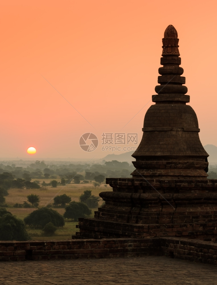 黄昏缅甸日出Bagan落金的图片