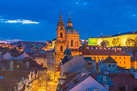 黄昏巴洛克式布拉格市下捷克旧城风景世界旅行概念见光和世界旅行图片