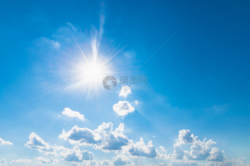 多云的白和阳光蓝色天空全自然云景图片
