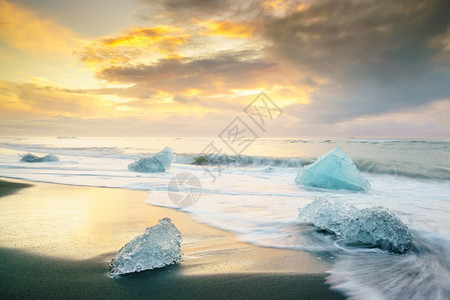 海洋景观冰岛Jokulsarlon冰海边美丽的日出充满活力图片