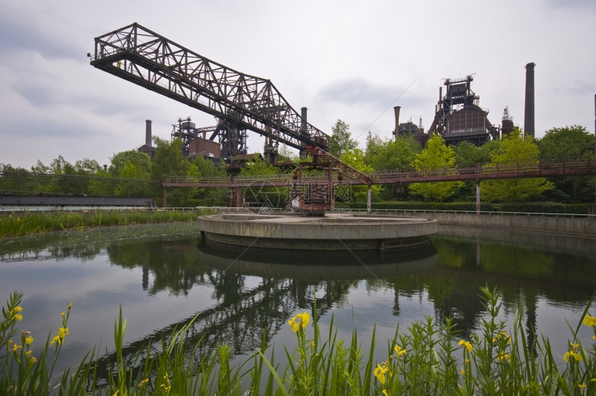 德国行业鲁赫尔地区著名的LandschaftparkDuisburg北部的详情公园图片