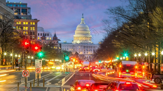 位于华盛顿特区的美国会大厦日落黄昏地标参议院爬坡道图片