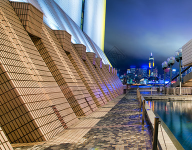 香港夜景TsimShaTsui的建筑物和城市天线景观尖区图片