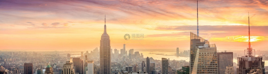 户外河纽约日落时曼哈顿天线全景码头图片