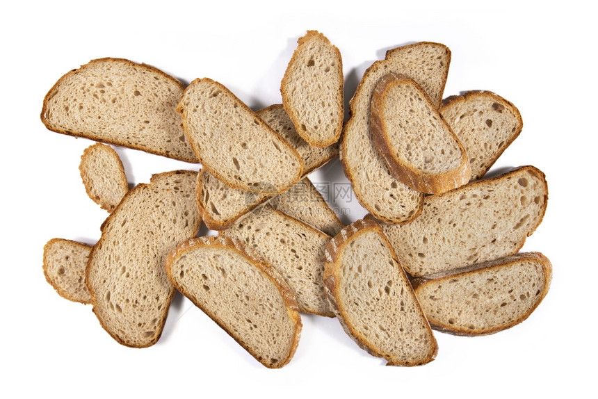 棕褐色健康白背景上的一组黑麦面包片食物图片