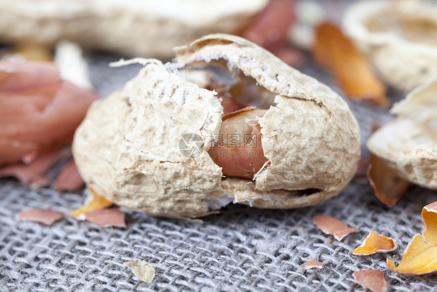 最佳简而言之花生果壳是垃圾坚内核被用于烹饪钢花生开胃菜图片