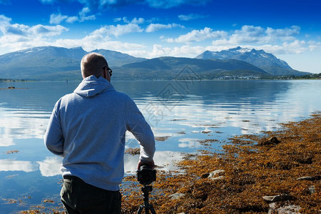 背部游客拍摄挪威背景照片hd挪威背景照片xhd斯堪的纳维亚图片