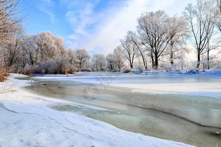 自然冬季乌克兰基辅Dnieper河冰雪冻水和的景观冬天日落图片