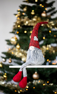 帽子装饰圣诞时可爱小精灵或侏儒喜悦可爱的庆典背景