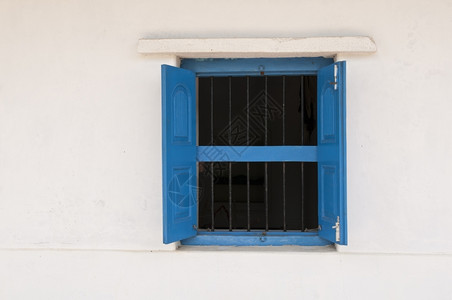 一个印度村的旧蓝窗和白色墙壁印度人作品优质的图片