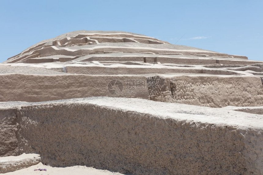 充满活力印加古老的Cauachi金字塔秘鲁纳兹卡地区考古遗址图片