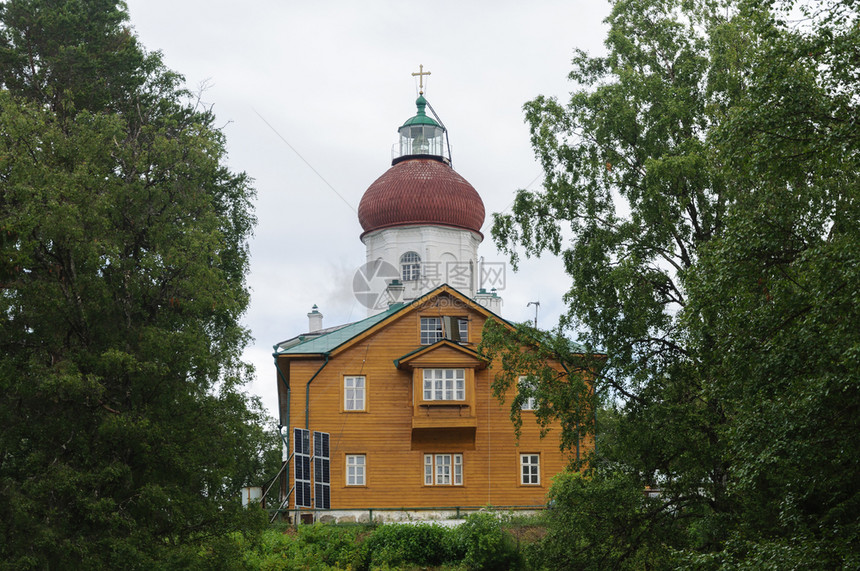 叉宗教俄罗斯阿尔汉格克地区大索洛维茨基岛Sekirnaya山上的VoznesenskayaAsensensen教堂灯塔修道院图片