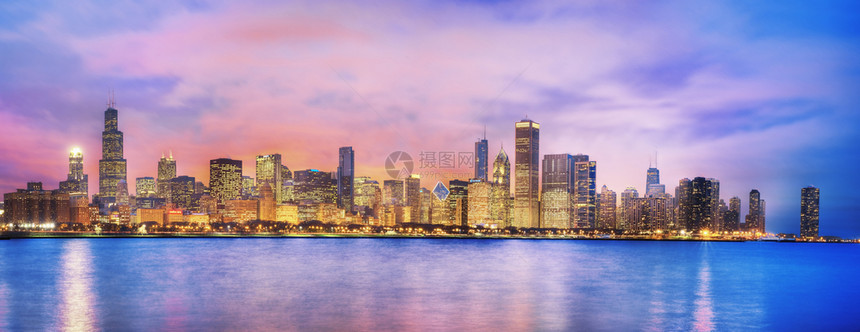 结构体夜晚芝加哥黄昏时天际的全景图像城市观图片