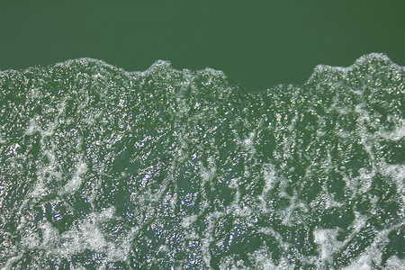 海上漂浮的泡泰国尾巴夏天图片