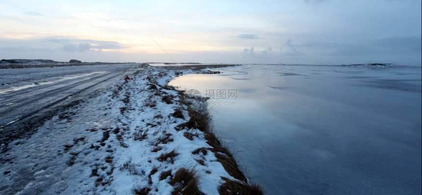 白色的冰岛东峡湾敌对的冷冻地表景观旅行霜图片