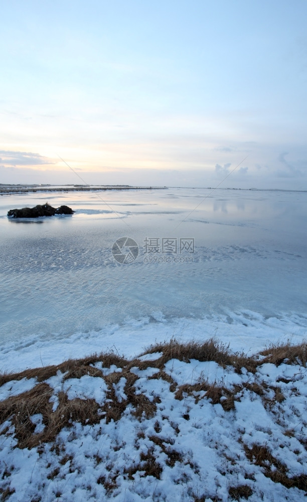 质地冰岛东峡湾敌对的冷冻地表景观霜泰勒图片