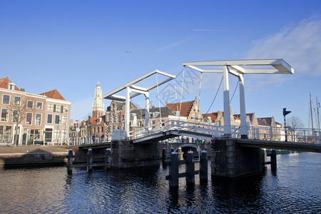 云旅游画荷兰Haarlem运河历史桥荷兰哈勒姆图片