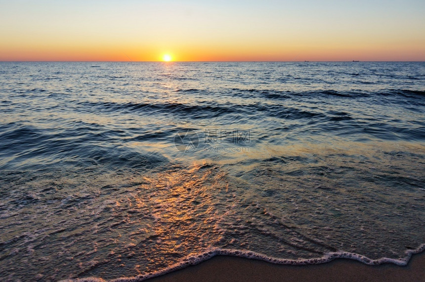 海上日落图片