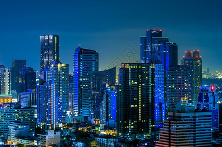 城市景观都会曼谷地貌景观曼谷市风高角黄昏时现代建筑反射图片