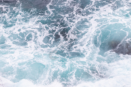 冲浪海洋岸带泡沫风力的移动波浪绿石水下图片