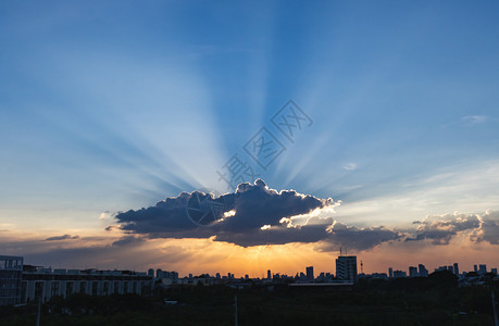 雷泽齐尔戏剧性日落高清图片