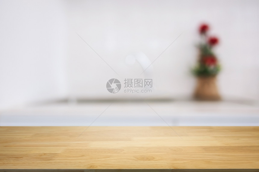 模糊的厨房背景上空木板桌咖啡硬家图片