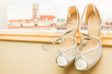 白色蕾丝婚鞋图片