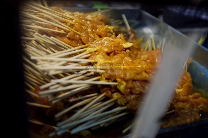 美食戳THAI物猪萨泰在当地市场沙爹图片