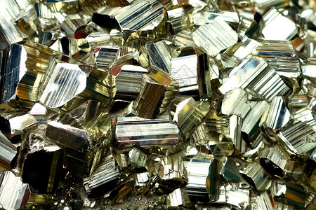 矿物一种美丽形状的金石晶体美丽的形状一块铁石像晶体宝碎片卵图片