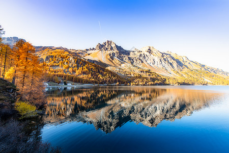 环境瑞士高山风景有恩加丁湖和镜像山全景框架高清图片