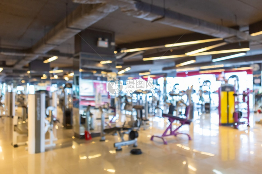 现代体操室内健身俱乐部和俱乐部配备体育锻炼设健身中心内房间地面重的图片