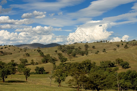 新南威尔士州农村一景区天云蓝色的图片