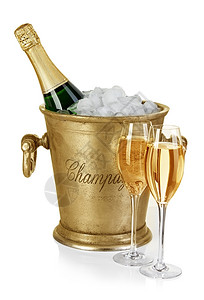 香槟酒在冰桶里装瓶香槟用白色的孤立在背景上的干件周年纪念日玻璃图片