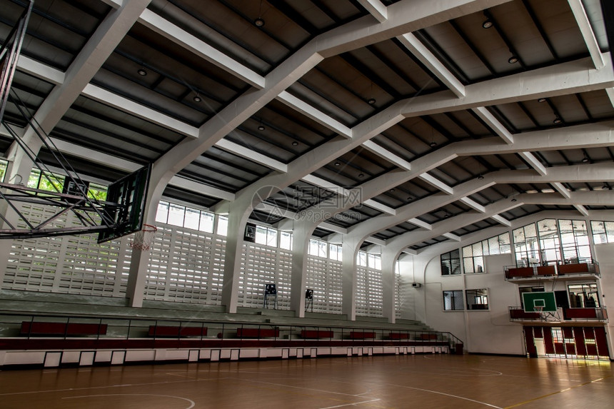 高的空篮球体育馆内设一个篮球厅复制空间选择焦点空的额外图片