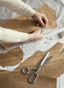 服装商目的裁缝用织布剪刀高角缝纫机图片