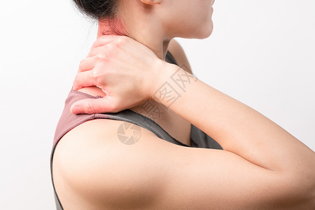 按摩女颈部和肩止痛伤红色亮光女颈部和肩止痛伤在有白色背景的疼痛区医疗保健和概念上加红亮色白的成人背景图片