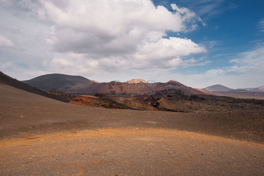 地形旅行西班牙金萨罗特兰岛蒂曼法亚公园的神奇火山景观和熔岩沙漠红色的图片