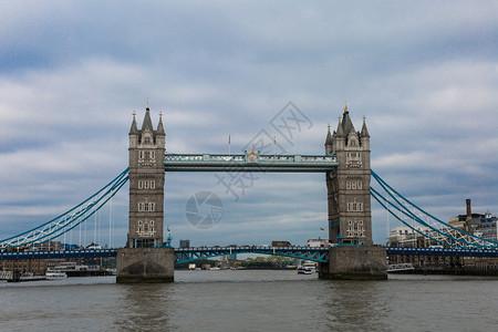假期伦敦塔桥的一座联合吊桥和悬索伦敦塔的一座联合吊桥和悬索文化天际线图片