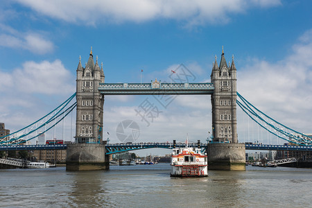 伦敦塔桥的一座联合吊桥和悬索伦敦塔的一座联合吊桥和悬索文化旅游的首都图片