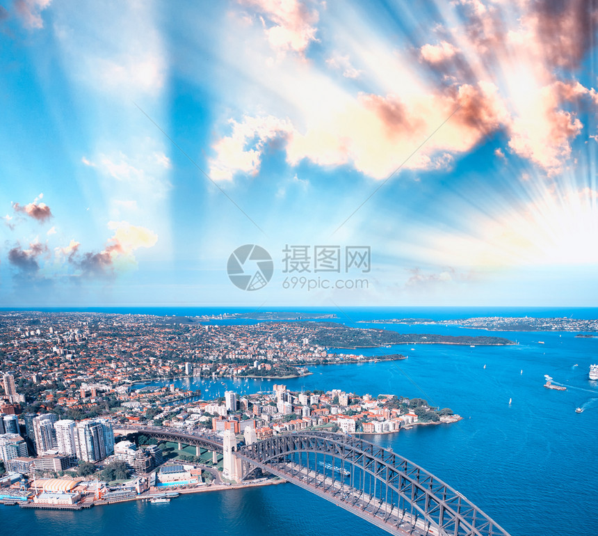 丰富多彩的澳大利亚城市标志悉尼港桥的空中观测澳大利亚多于晴天图片