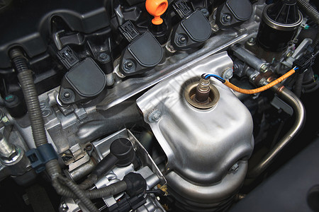 维护用过的内燃机或电动发并能够携带小数量的引擎或电动发机一种图片