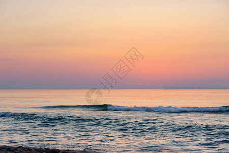 海边的夕阳天空是紫色夕阳天空是紫色海边夕阳光美丽太平洋图片
