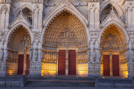欧洲法国皮卡迪阿米恩斯大教堂入口处世界旅游图片