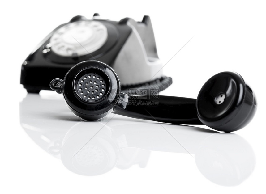 电缆讲话白色的漂亮古老电话完全隔离在白色背景的焦点放在听筒上图片