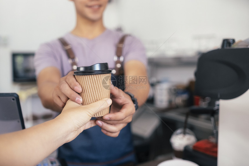 饮料咖啡厅服务青年业主客户小企业和主商概念小和主概念柜台给予图片