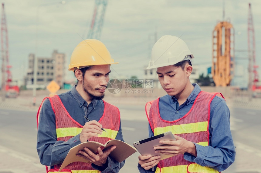 承包商成人从事现场施工控制作安全专业工人务建筑工程师的商人图片