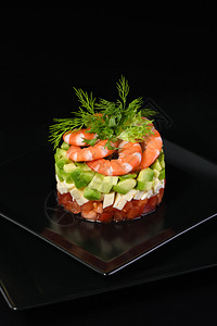 重量健康沙拉塔雷阿伏卡多配有莫扎里拉西红柿和虾图片