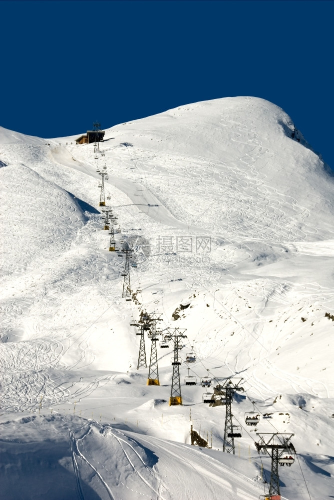 冬季雪山风光图片