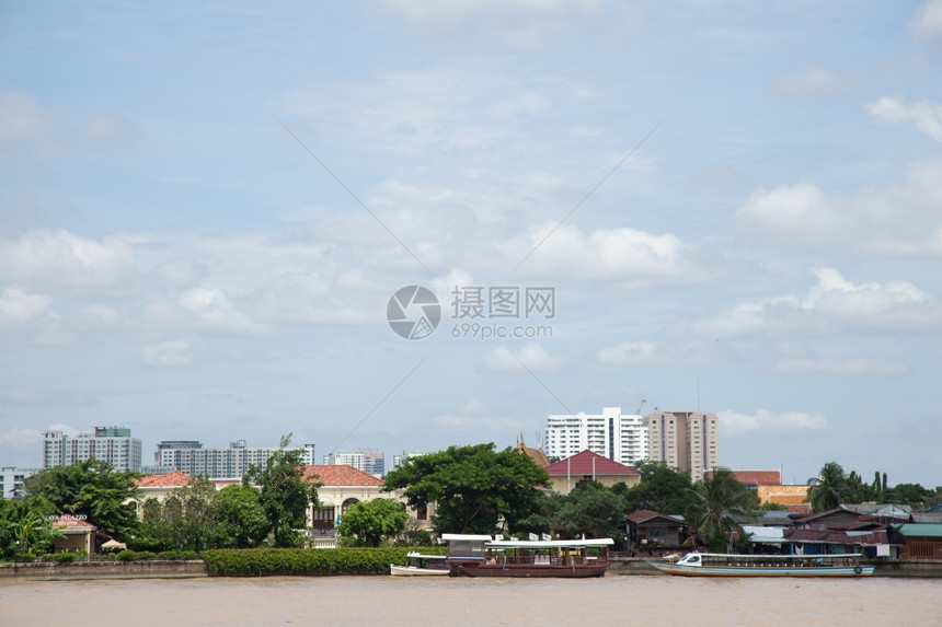 景观高大建筑背中的历史深处建筑物这座古老的建筑高城市景观图片